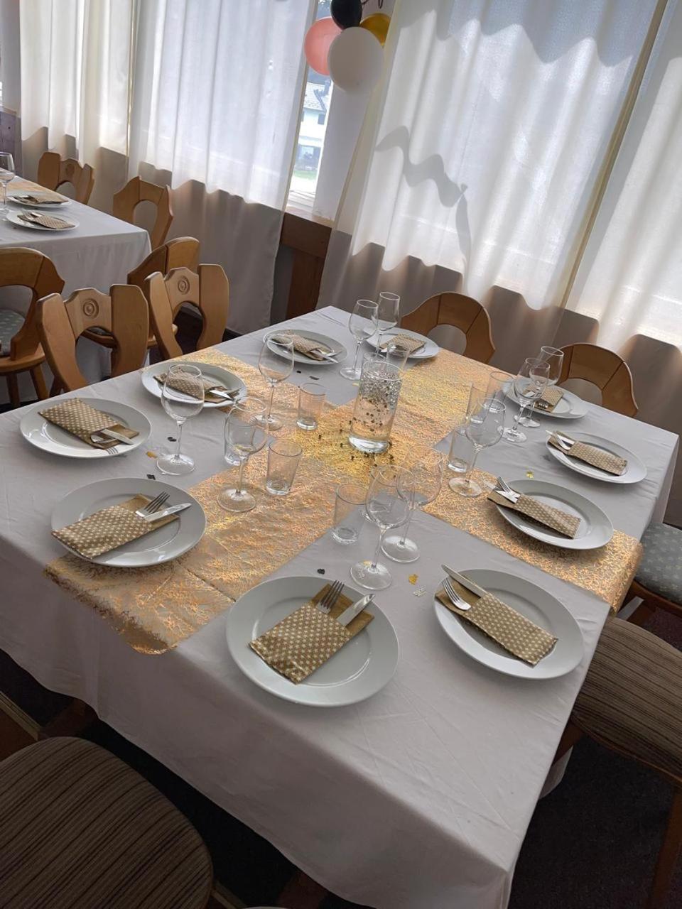 Wald Cafe Hotel Simbach am Inn Exterior foto